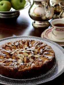 Apple, Almond & Cinnamon Cake